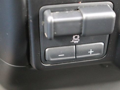 Used 2023 Chevrolet Silverado 2500 LT image 16