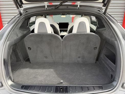 Used 2023 Tesla Model X Standard Range image 13