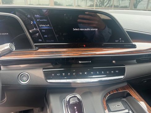 Used 2023 Cadillac Escalade ESV Premium Luxury w/ Performance Package image 6