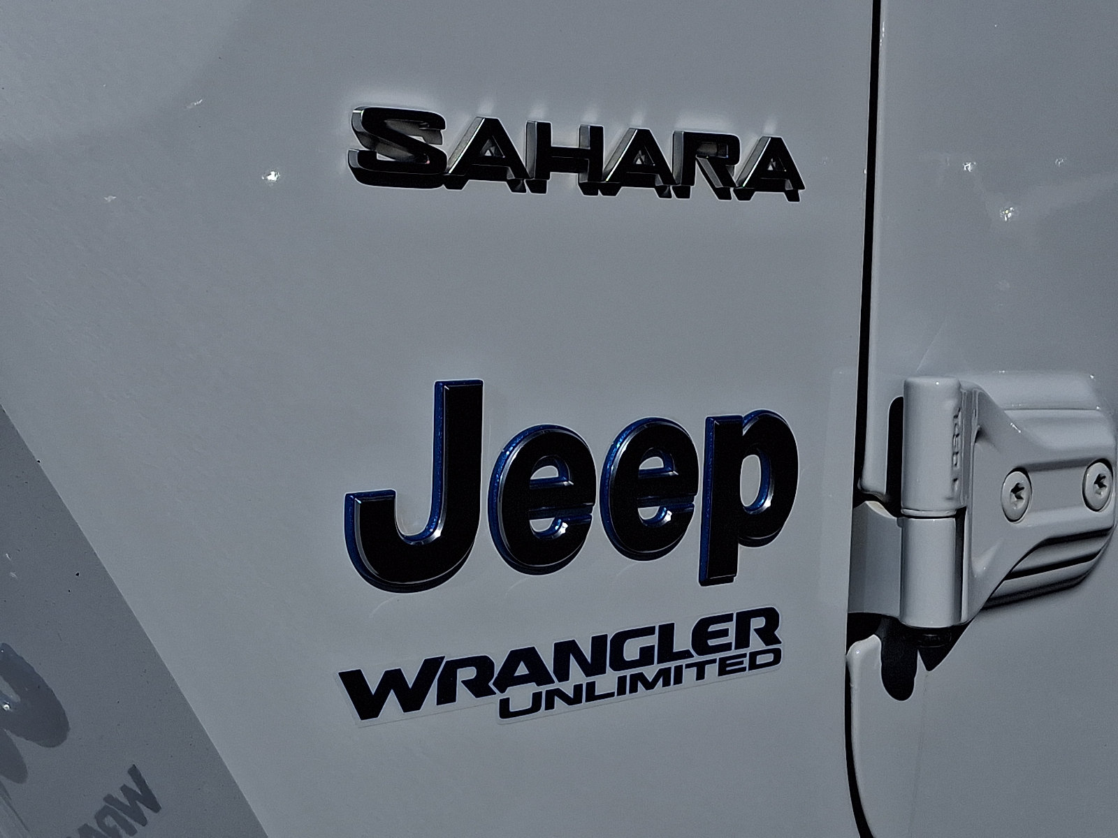 Used 2022 Jeep Wrangler Unlimited Sahara w/ Cold Weather Group AWD/4WD image 30