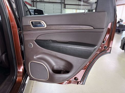 Used 2014 Jeep Grand Cherokee Summit AWD/4WD image 14