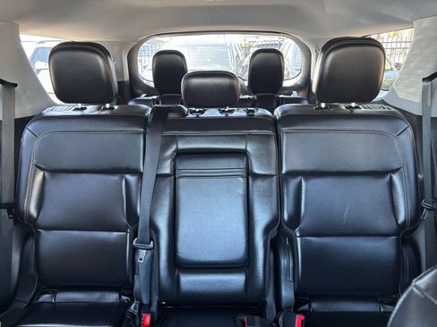 Used 2024 Ford Explorer XLT w/ Equipment Group 202A RWD image 36