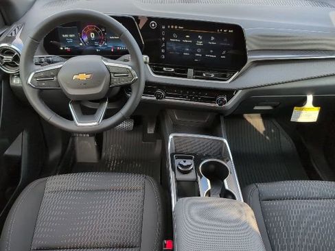 New 2026 Chevrolet Equinox LT w/ Safety and Technology Package FWD image 4