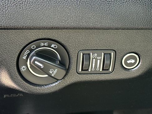 Used 2022 Chrysler 300 Touring L w/ Popular Equipment Group RWD image 23