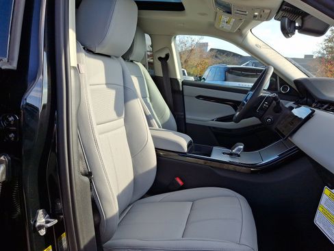 New 2025 Land Rover Range Rover Evoque S image 23