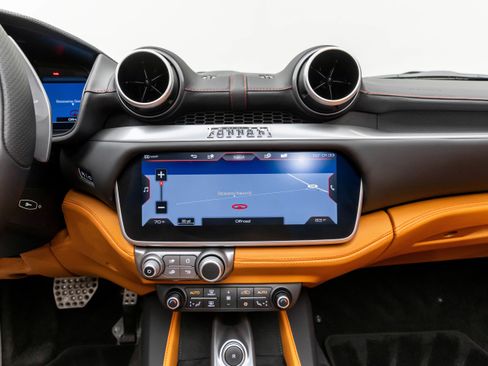 Used 2019 Ferrari Portofino image 28