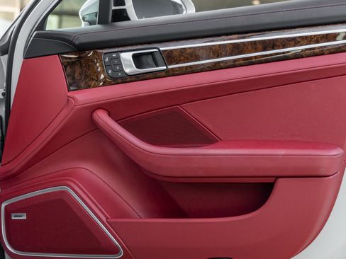 Used 2023 Porsche Panamera Turbo S Executive image 39