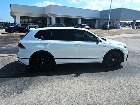 Used 2021 Volkswagen Tiguan SE R-Line FWD image 4