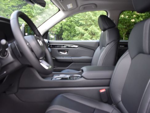 New 2026 Honda Pilot Touring image 13