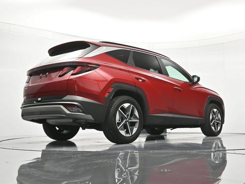 Used 2025 Hyundai Tucson SEL FWD image 40