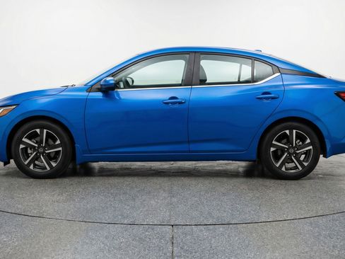 Used 2025 Nissan Sentra SV image 5