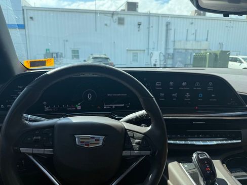 Used 2021 Cadillac Escalade ESV Sport image 8