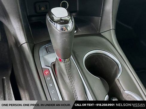 Used 2018 Chevrolet Equinox Premier FWD image 16