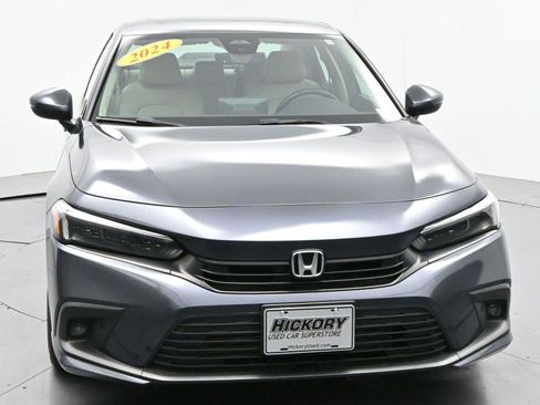 Used 2024 Honda Civic Touring image 2
