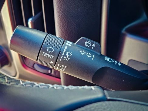 Used 2017 Chevrolet Silverado 1500 LT w/ LT Convenience Package image 19