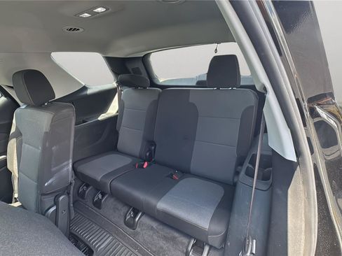 Used 2020 Chevrolet Traverse LT FWD image 23