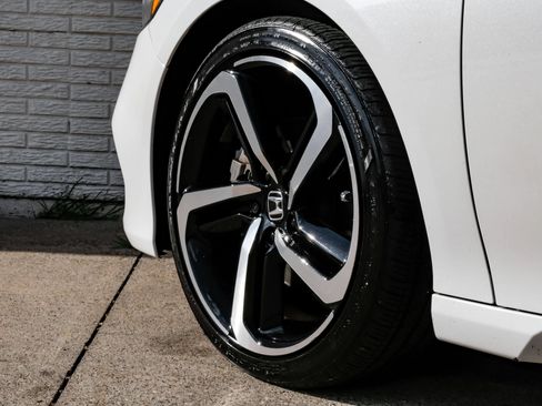 Used 2018 Honda Accord Sport image 57