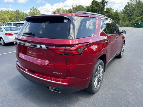 Used 2023 Chevrolet Traverse Premier AWD/4WD image 5