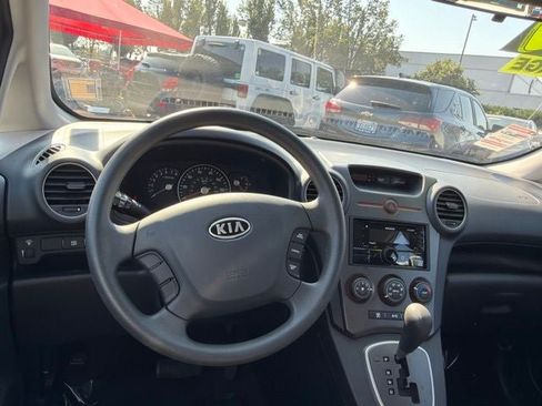 Used 2009 Kia Rondo LX FWD image 13
