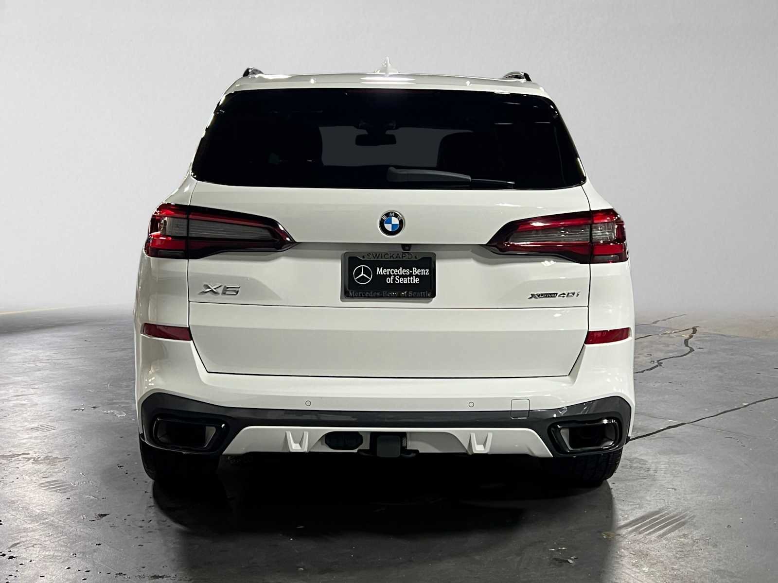 Used 2023 BMW X5 xDrive40i w/ M Sport Package AWD/4WD image 4