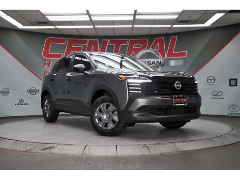 New 2026 Nissan Kicks S image 1