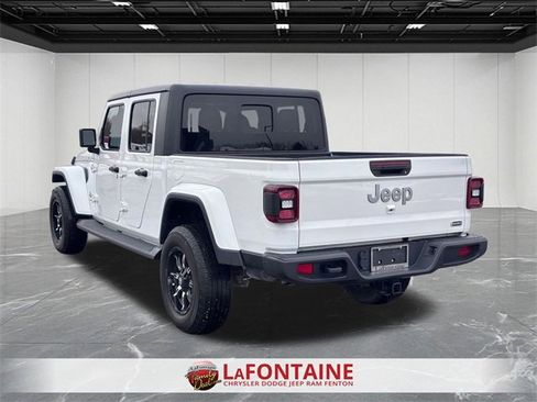 Certified 2020 Jeep Gladiator Overland image 3