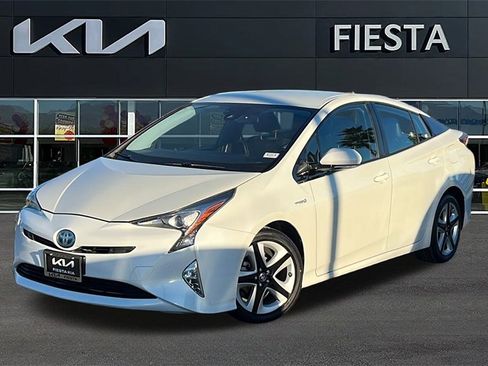 Used 2018 Toyota Prius Three Touring image 2