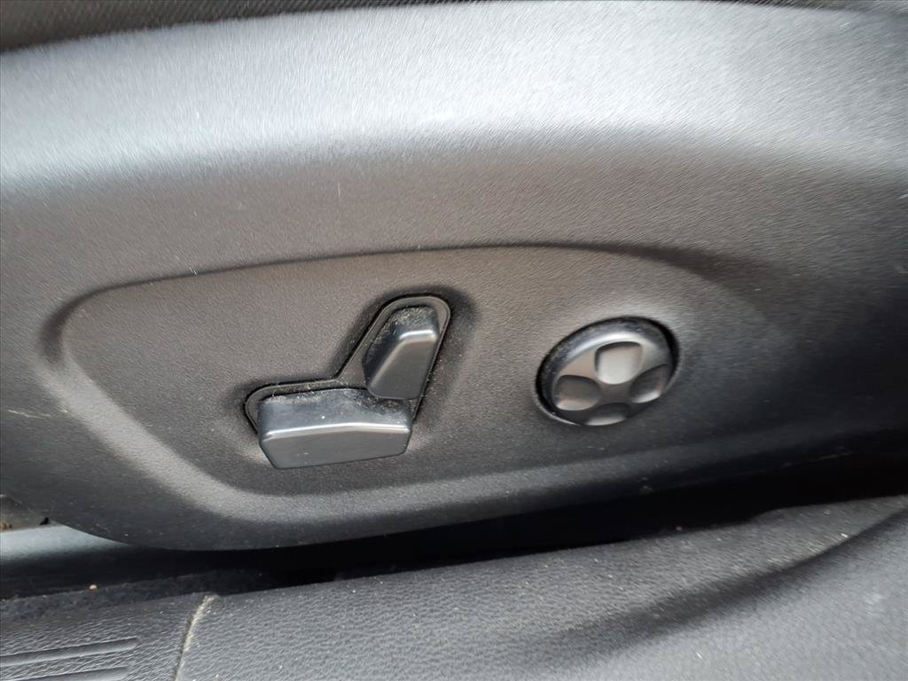 Used 2015 Chrysler 200 C w/ Navigation & Sound Group I FWD image 25