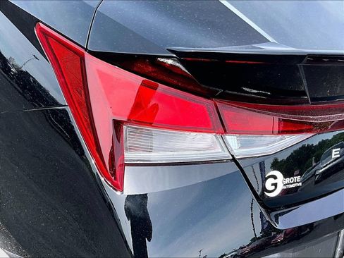 Used 2025 Hyundai Elantra Sport FWD image 26