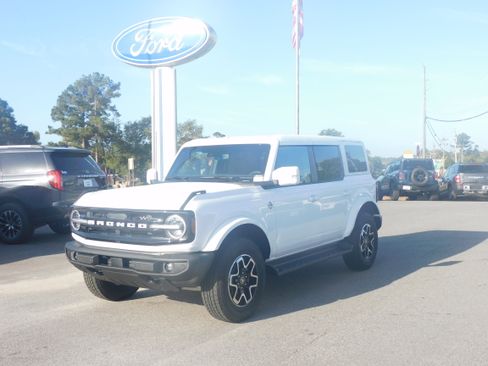 New 2025 Ford Bronco Outer Banks image 2