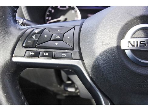 Used 2020 Nissan Sentra SV image 11