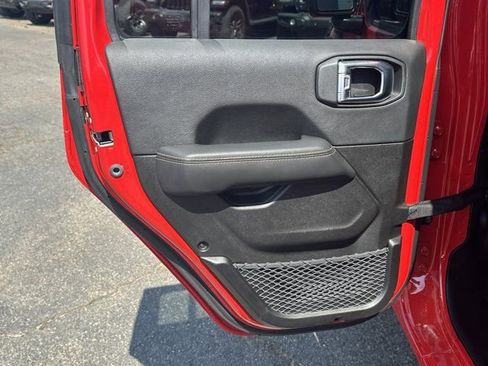 Certified 2025 Jeep Wrangler Unlimited Sahara w/ Safety Group AWD/4WD image 19