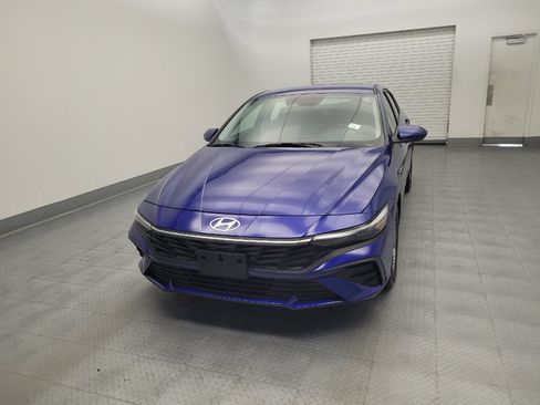 Used 2025 Hyundai Elantra SE FWD image 15
