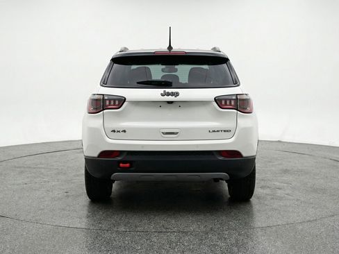 Used 2025 Jeep Compass Trailhawk AWD/4WD image 7