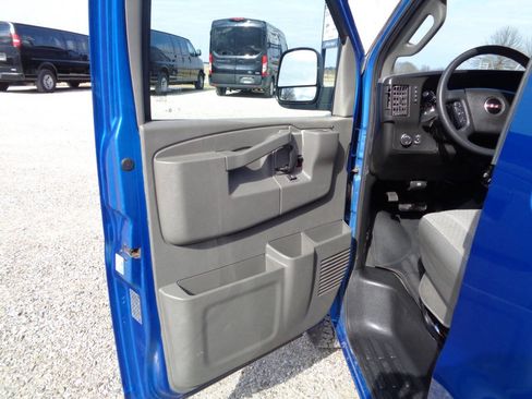 Used 2018 GMC Savana 3500 LT w/ LT Preferred Equipment Group RWD image 5