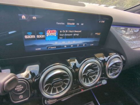 Used 2025 Mercedes-Benz GLA 250 image 6