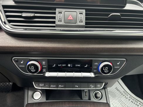 Used 2023 Audi Q5 2.0T Premium w/ Convenience Package AWD/4WD image 30