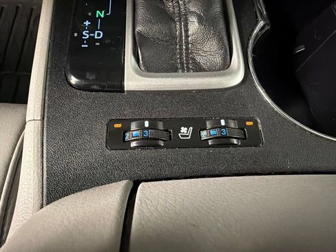 Used 2015 Toyota Highlander Limited AWD/4WD image 16