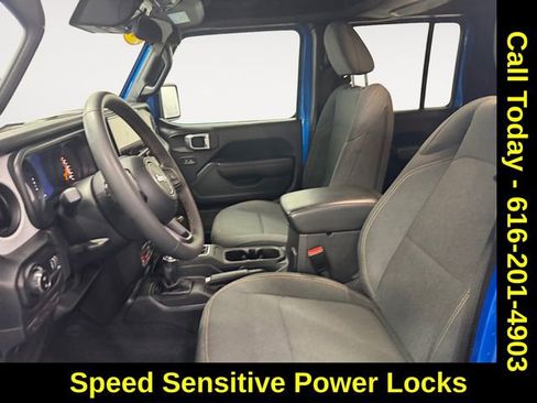 Used 2024 Jeep Gladiator Willys image 7