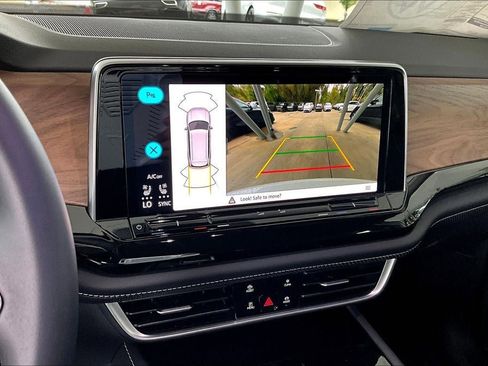 New 2026 Volkswagen Atlas SE image 25