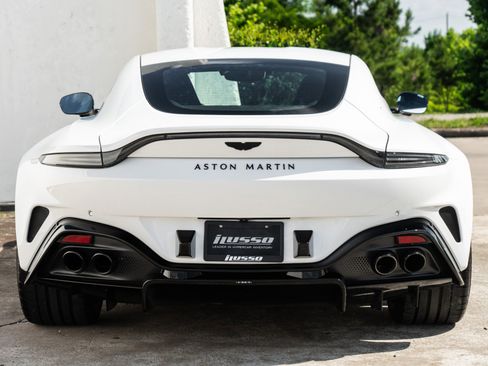 Used 2025 Aston Martin V8 Vantage Coupe RWD image 13
