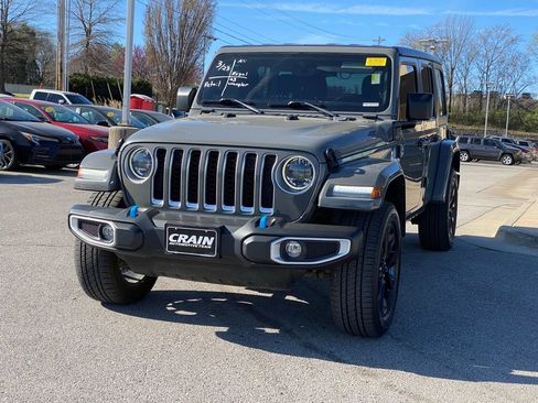 Used 2023 Jeep Wrangler Unlimited Sahara image 3