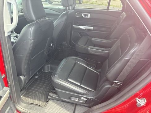 Used 2021 Ford Explorer XLT w/ Equipment Group 202A image 14