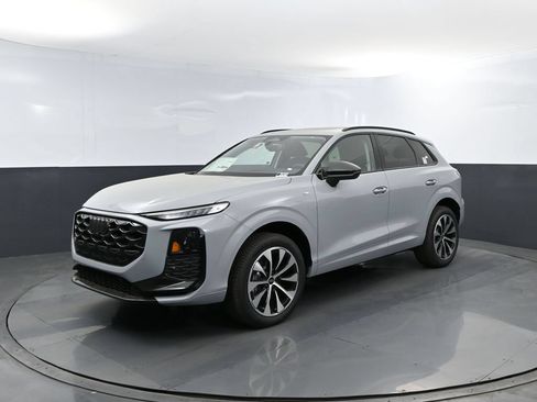 New 2026 Audi Q3 quattro 2.0T AWD/4WD image 1