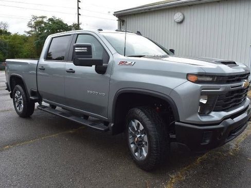 Used 2025 Chevrolet Silverado 2500 Custom w/ Custom Convenience Package image 3