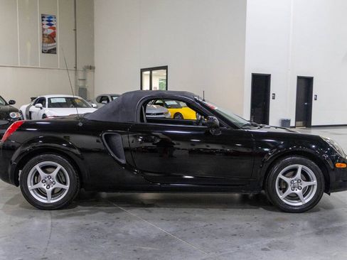 Used 2000 Toyota MR2 RWD image 26