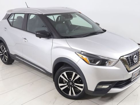 Used 2020 Nissan Kicks SR w/ SR Premium Package FWD image 14