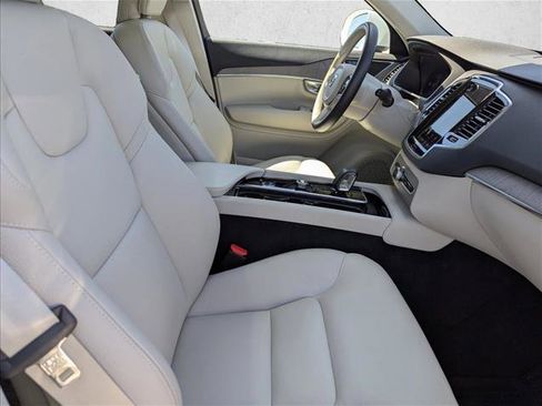 Used 2024 Volvo XC90 B5 Plus w/ Protection Package Premier AWD/4WD image 29