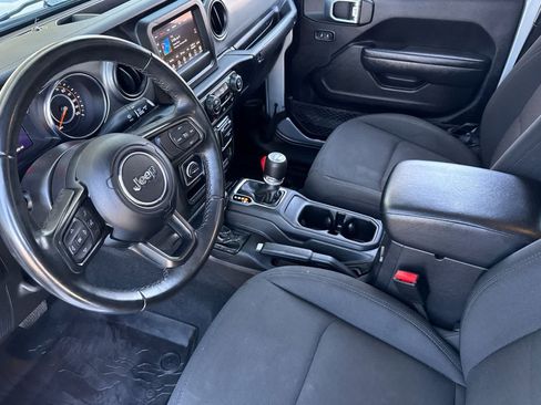Used 2022 Jeep Gladiator Sport AWD/4WD image 11
