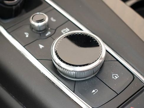 Used 2023 Cadillac Escalade Sport Platinum w/ Heavy-Duty Trailer Package AWD/4WD image 37